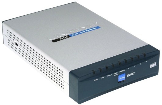 Cisco RV042 VPN Router