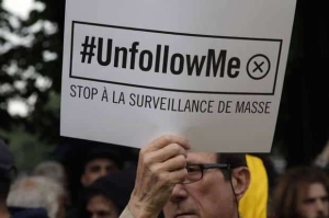 Protesting France's surveillance law with UnfollowMe